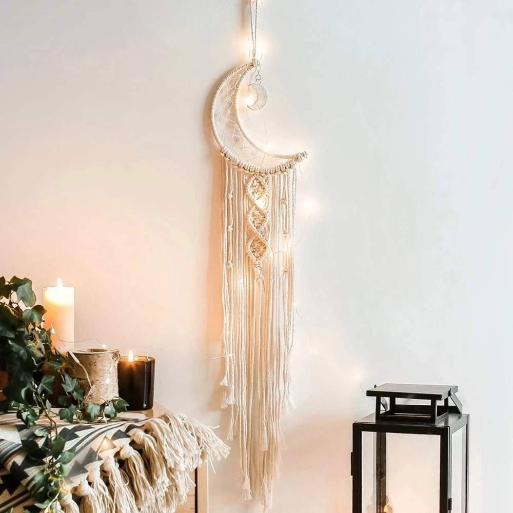Moon macrame
